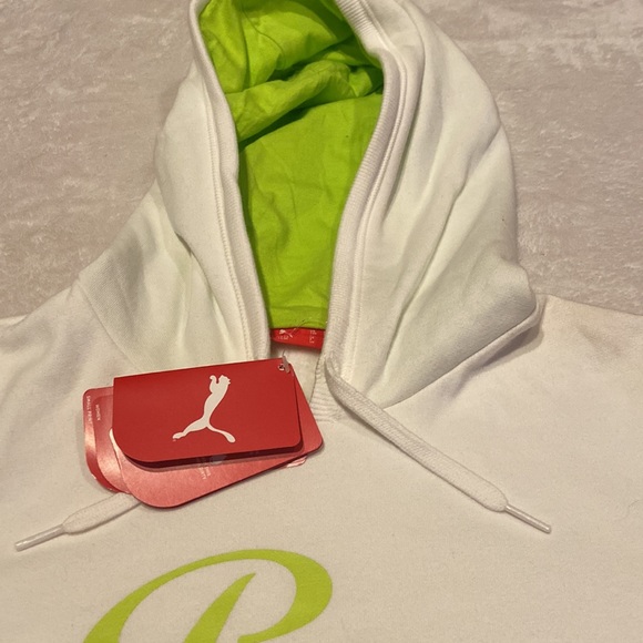 NWT Size M Women’s PUMA Hoodie - Picture 3 of 12